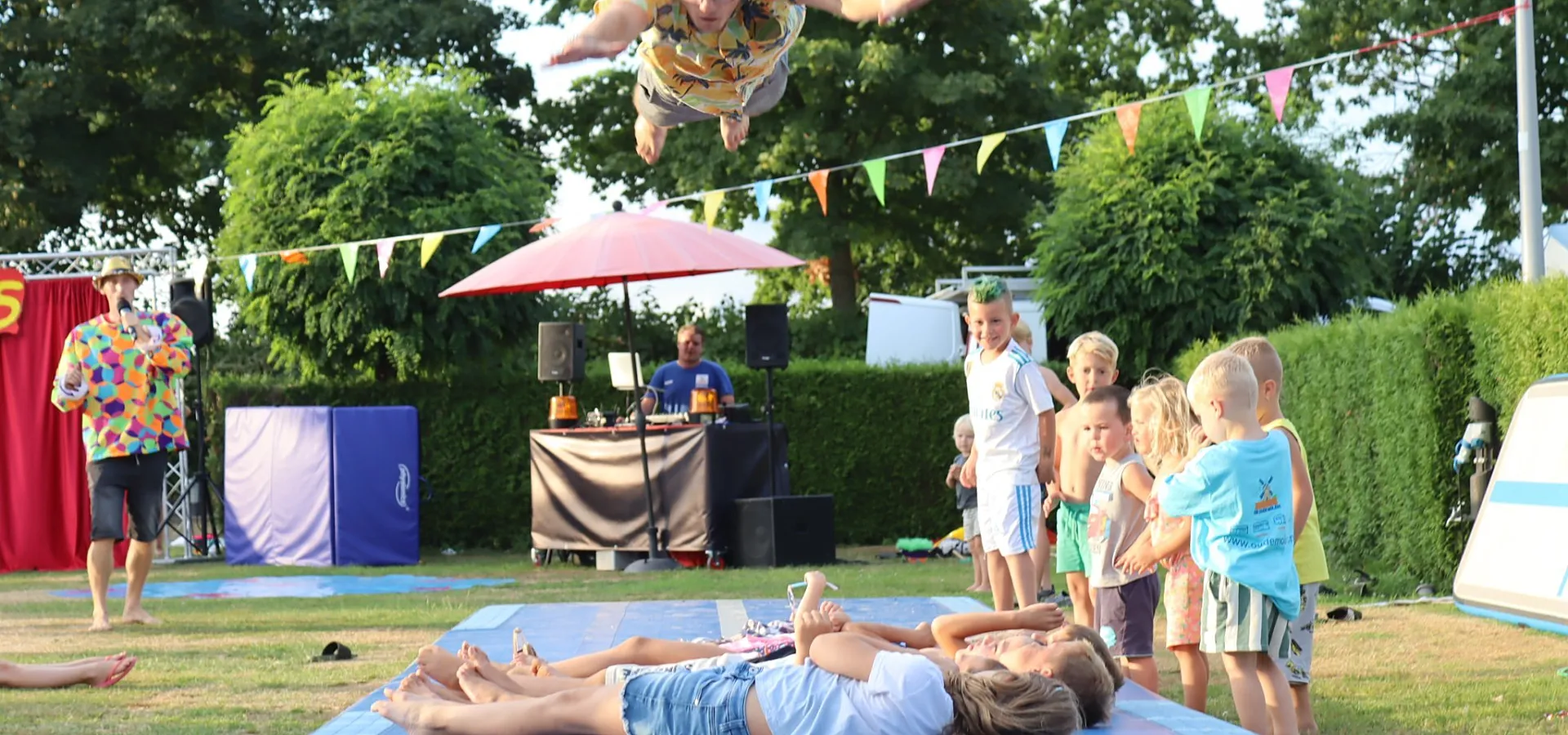 Circus (airtrack)
