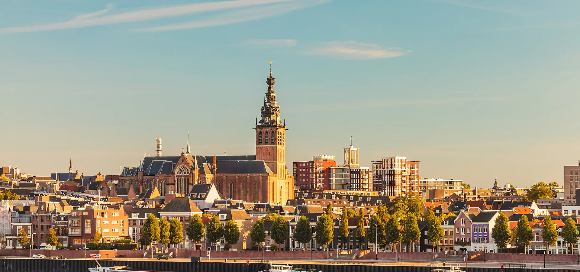 Nijmegen vanaf Waal