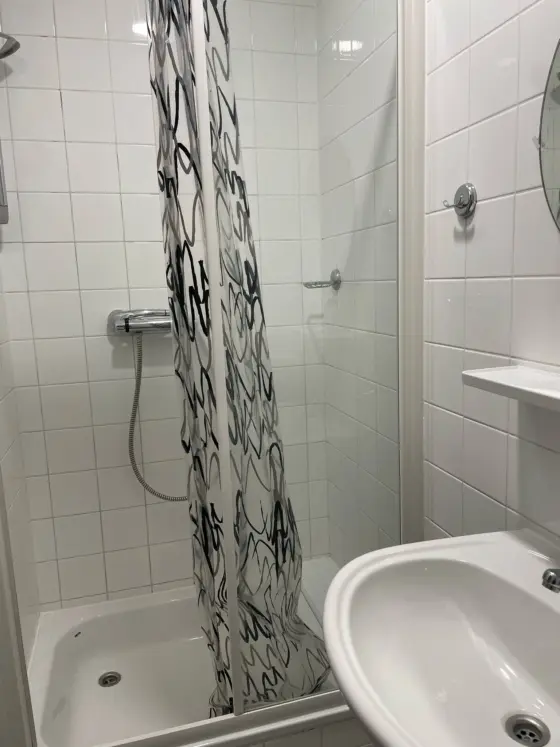 6 persoons kamer badkamer