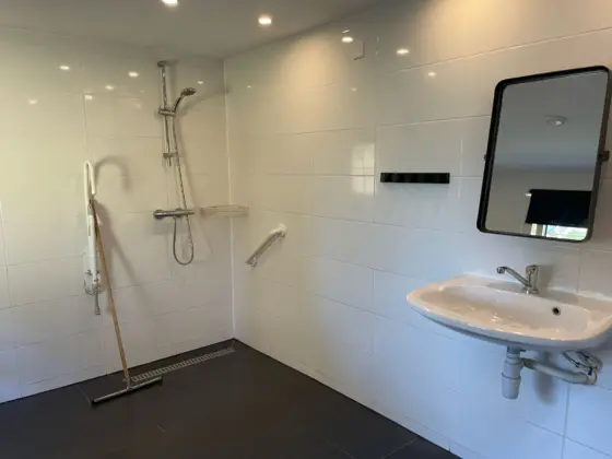 Gedeelde Badkamer 1
