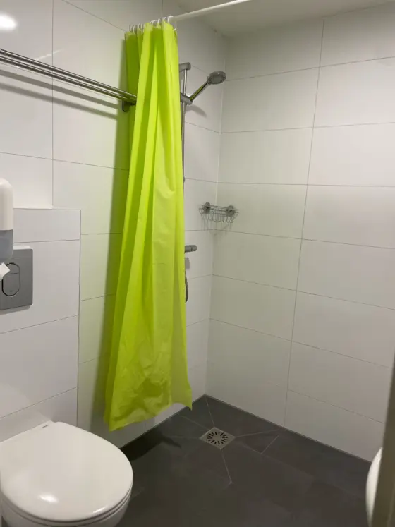 3 persoons kamer badkamer
